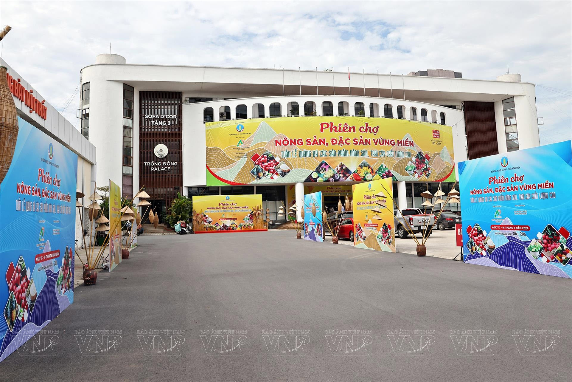 Hơn 70 gian hàng tham gia “Phiên chợ Nông sản, Đặc sản vùng miền” tại Hà Nội